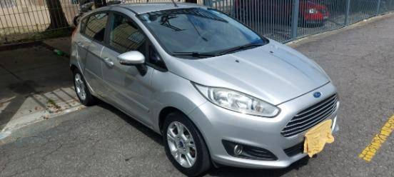 FORD FIESTA 1.6 SE HATCH 16V FLEX 4P POWERSHIFT